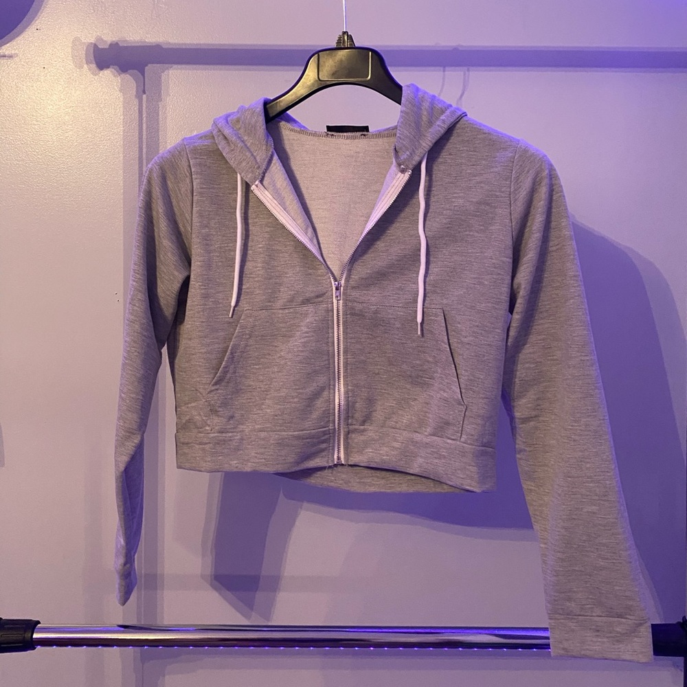 cropped hoodie